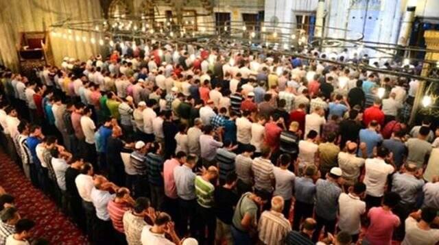 Bayram namazı saat kaçta kılınacak? Tüm şehirler için il il bayram namazı saatleri! 2020 İstanbul, Ankara, İzmir bayram namazı saati