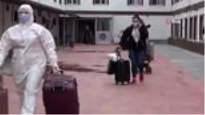 Birleşik Arap Emirlikleri'nden Sinop'a gelen ve karantina sürecini tamamlayan vatandaşlar,... Birleşik Arap Emirlikleri'nden Sinop'a gelen ve karantina sürecini tamamlayan vatandaşlar,...