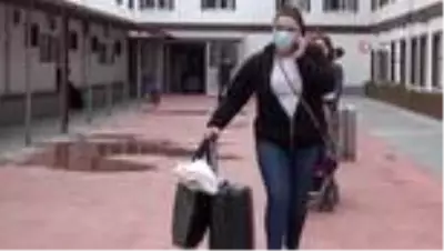 Birleşik Arap Emirlikleri'nden Sinop'a gelen ve karantina sürecini tamamlayan vatandaşlar,... Birleşik Arap Emirlikleri'nden Sinop'a gelen ve karantina sürecini tamamlayan vatandaşlar,...