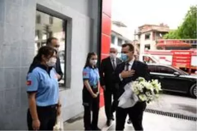 Büyükşehir'de 'sosyal mesafeli' bayramlaşma Büyükşehir'de 'sosyal mesafeli' bayramlaşma