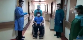 Çubuk'ta Kovid-19 tedavisi tamamlanan hastalar taburcu edildi