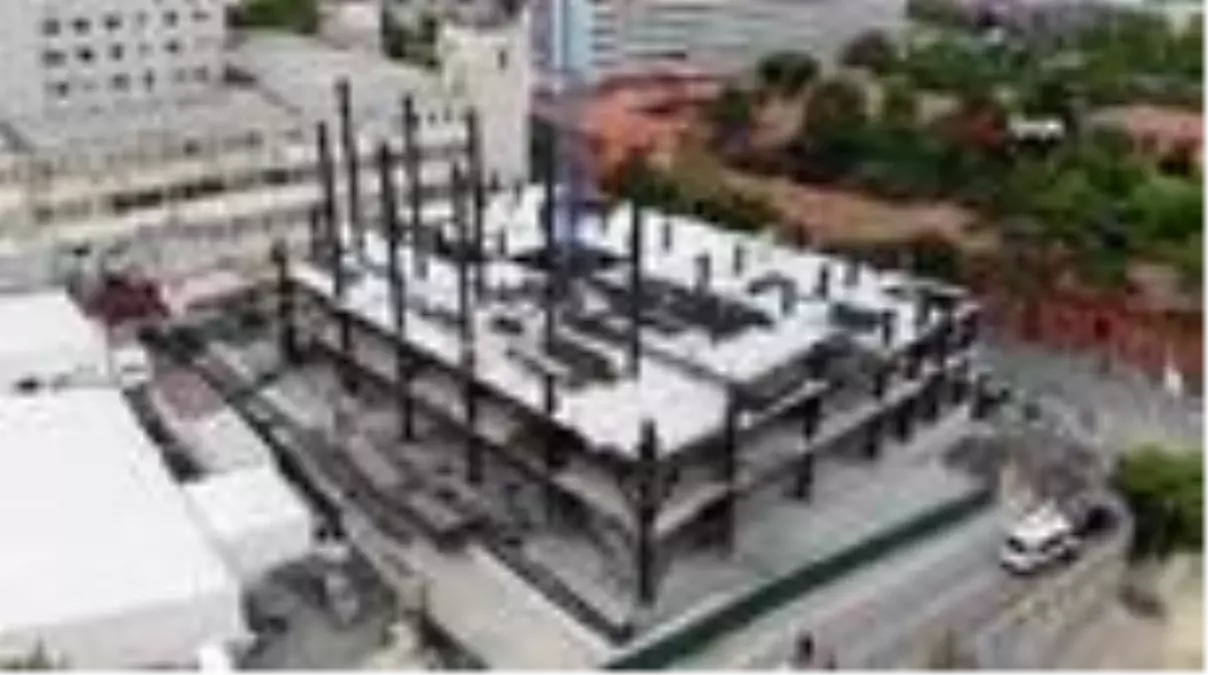 Depremde hasar gören İstanbul Tıp Fakültesi'nde yerinde dönüşüm devam ediyor