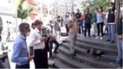Diyarbakır'da evlat nöbetindeki babadan HDP'li vekile tepki...'Elinizden gelirse yaşlı annemi de... Diyarbakır'da evlat nöbetindeki babadan HDP'li vekile tepki...'Elinizden gelirse yaşlı annemi de...