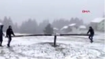 Düzce'de yaylalara kar yağdı Düzce'de yaylalara kar yağdı