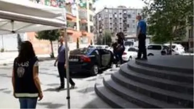 Evlat nöbetindeki babadan HDP'li vekile tepki Evlat nöbetindeki babadan HDP'li vekile tepki