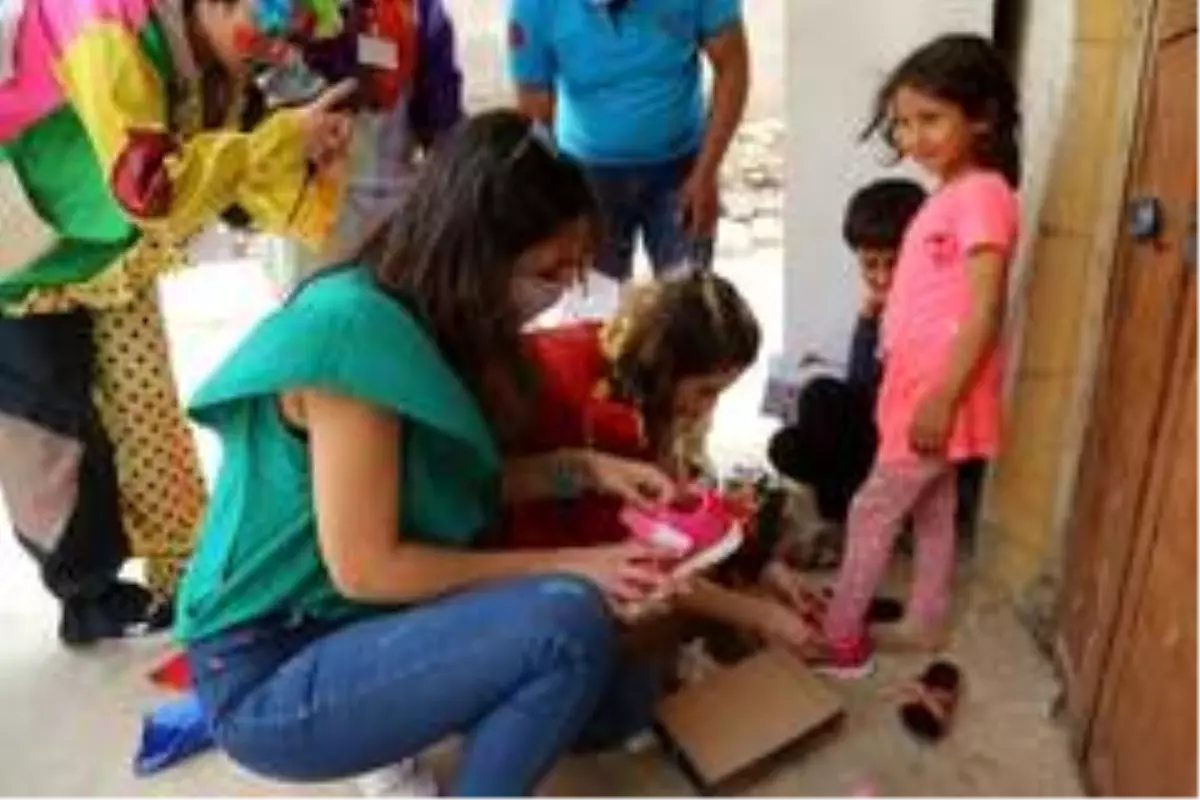 Eyyübiye'de 500 yetime elbise ve oyuncak desteği