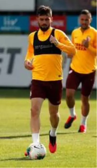 Galatasaray'da hazırlıklar çift idmanla sürdü Galatasaray'da hazırlıklar çift idmanla sürdü