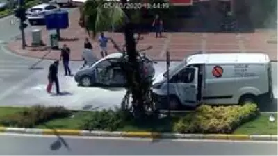 Hararet yapan otomobile vatandaşlar 5 yangın tüpü boşalttı Hararet yapan otomobile vatandaşlar 5 yangın tüpü boşalttı