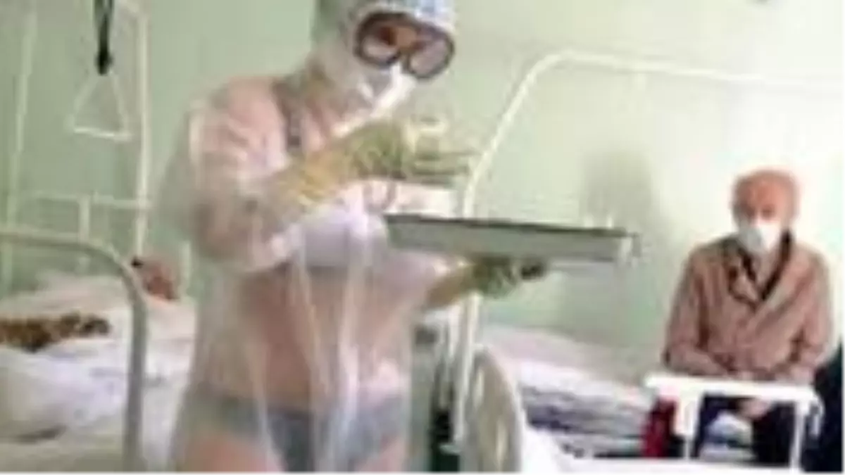 Hastaları bikiniyle tedavi ederek ülkeyi karıştıran hemşirenin kim olduğu ortaya çıktı