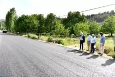 Isparta'da asfalt sezonu açıldı Isparta'da asfalt sezonu açıldı