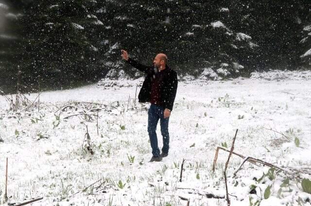 İstanbul'un yanı başındaki Bolu ve Düzce'ye Mayıs ayında kar yağdı İstanbul'un yanı başındaki Bolu ve Düzce'ye Mayıs ayında kar yağdı