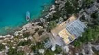 Koronayı fırsat bilip yapılan kaçak villanın ömrü 10 gün sürdü! Sahibi tarafından yıkılıyor Koronayı fırsat bilip yapılan kaçak villanın ömrü 10 gün sürdü! Sahibi tarafından yıkılıyor