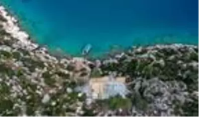 Koronayı fırsat bilip yapılan kaçak villanın ömrü 10 gün sürdü! Sahibi tarafından yıkılıyor Koronayı fırsat bilip yapılan kaçak villanın ömrü 10 gün sürdü! Sahibi tarafından yıkılıyor