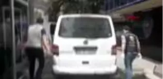Uzunçayır: KADIKÖY'DE SİLAHLI KAVGAYA KARIŞAN ŞÜPHELİLERİN EVİNDEN UÇAKSAVAR FİŞEĞİ ÇIKTI Uzunçayır: KADIKÖY'DE SİLAHLI KAVGAYA KARIŞAN ŞÜPHELİLERİN EVİNDEN UÇAKSAVAR FİŞEĞİ ÇIKTI