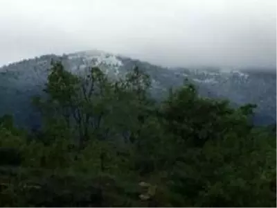 Karabük'ün yüksek kesimlerinde kar yağışı etkili oldu Karabük'ün yüksek kesimlerinde kar yağışı etkili oldu