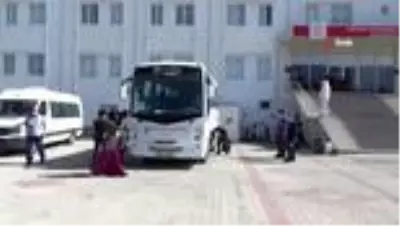 Karaman'da test sonuçları negatif çıkan 288 kişiye bayram tahliyesi Karaman'da test sonuçları negatif çıkan 288 kişiye bayram tahliyesi
