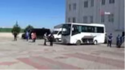 Karaman'da test sonuçları negatif çıkan 288 kişiye bayram tahliyesi Karaman'da test sonuçları negatif çıkan 288 kişiye bayram tahliyesi