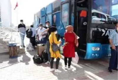 Karaman'da test sonuçları negatif çıkan 288 kişiye bayram tahliyesi Karaman'da test sonuçları negatif çıkan 288 kişiye bayram tahliyesi