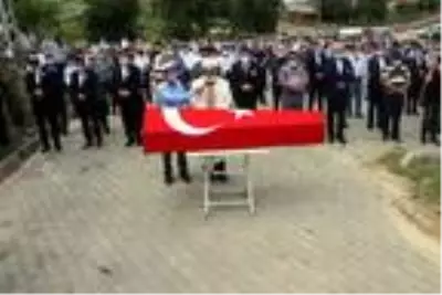 Kaza kurşunuyla ölen uzman çavuş, Tokat'ta toprağa verildi Kaza kurşunuyla ölen uzman çavuş, Tokat'ta toprağa verildi