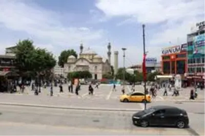 Kısıtlama kararı bayram alışverişini olumsuz etkiledi