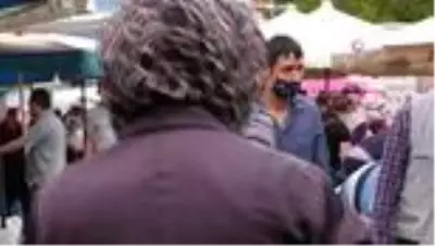 Kısıtlaması öncesi pazarda tezgahlar boşaldı, fırın önlerinde kuyruklar oluştu Kısıtlaması öncesi pazarda tezgahlar boşaldı, fırın önlerinde kuyruklar oluştu