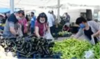 Mardin'de kısıtlama öncesi semt pazarlarında yoğunluk