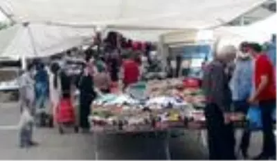 Mardin'de kısıtlama öncesi semt pazarlarında yoğunluk Mardin'de kısıtlama öncesi semt pazarlarında yoğunluk