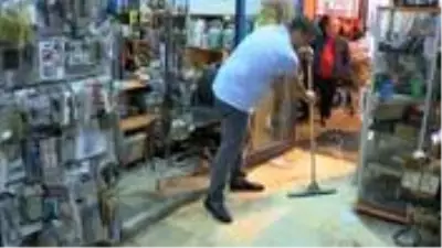 Otogardaki 80 dükkanı sel bastı! Otogar esnafı, asfalt kazan İBB'yi suçladı Otogardaki 80 dükkanı sel bastı! Otogar esnafı, asfalt kazan İBB'yi suçladı