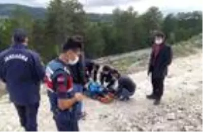 Otomobil uçuruma yuvarlandı: 1 yaralı Otomobil uçuruma yuvarlandı: 1 yaralı