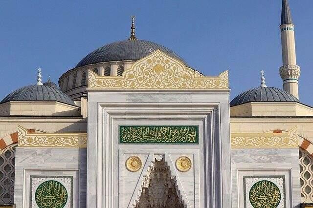 Ramazan bayramı mesajları! Bayram tebrik mesajları! Ramazan bayramı için en güzel bayram mesajları! Anlamlı ve farklı bayram mesajları!