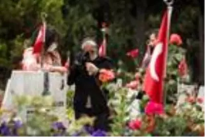 Ramazan Bayramı öncesi şehitlik ziyareti