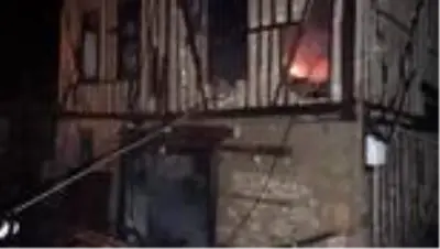Safranbolu’da yangın çıkan tarihi konak çöktü