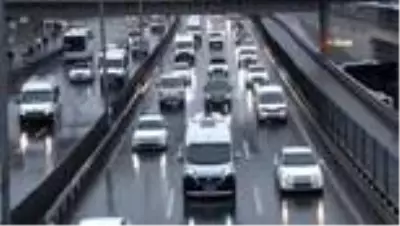 Sağanak yağmur trafiğe neden oldu