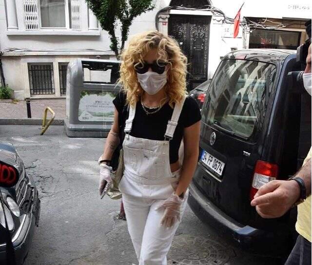 Şarkıcı İrem Derici erkek tercihini anlattı: Kaslı, döşü kıllı esmerleri beğeniyorum