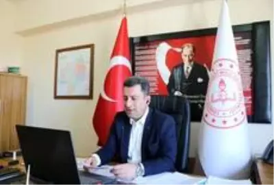 Savaşçı, öğretmenlerle video konferans görüşmesi yaptı Savaşçı, öğretmenlerle video konferans görüşmesi yaptı