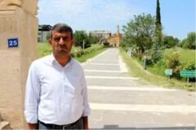 Siirt'te yılda 1 milyon turist ağırlayan türbe korona virüs nedeniyle sessizliğe büründü Siirt'te yılda 1 milyon turist ağırlayan türbe korona virüs nedeniyle sessizliğe büründü