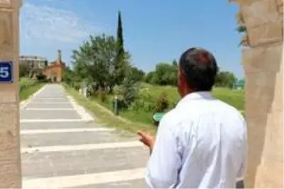 Siirt'te yılda 1 milyon turist ağırlayan türbe korona virüs nedeniyle sessizliğe büründü Siirt'te yılda 1 milyon turist ağırlayan türbe korona virüs nedeniyle sessizliğe büründü