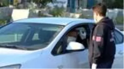 Silivri'de sokağa çıkma yasağı öncesi seyahat kuyruğu Silivri'de sokağa çıkma yasağı öncesi seyahat kuyruğu