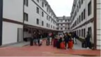 Sinop'ta karantina süreleri dolan 187 kişi evlerine uğurlandı Sinop'ta karantina süreleri dolan 187 kişi evlerine uğurlandı