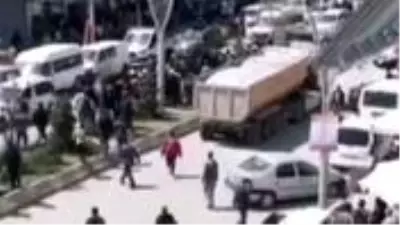 Taşlı sopalı aşiret kavgası kamerada: 5’i ağır 8 kişi yaralandı