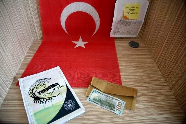 Tokat'taki KYK yurdunda kalanlar ayrılırken zarf içinde 10 Kuveyt Dinarı bıraktı Tokat'taki KYK yurdunda kalanlar ayrılırken zarf içinde 10 Kuveyt Dinarı bıraktı