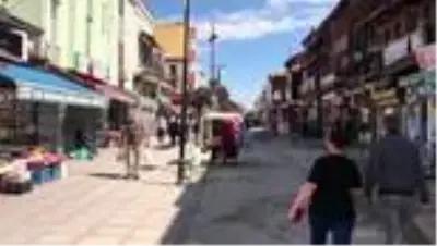 Trakya'da 'Evde kal' çağrısına bayram alışverişi dolayısıyla kısmen uyuluyor - EDİRNE / KIRKLARELİ / Trakya'da 'Evde kal' çağrısına bayram alışverişi dolayısıyla kısmen uyuluyor - EDİRNE / KIRKLARELİ /