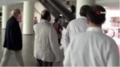 Türkiye’nin iki kez uçak gönderdiği Adisson hastası gencin tedavisi sürüyor