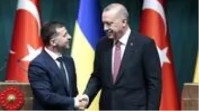 Ukrayna Devlet Başkanı Zelenski, Cumhurbaşkanı Erdoğan'a 'vişivanka' hediye etti Ukrayna Devlet Başkanı Zelenski, Cumhurbaşkanı Erdoğan'a 'vişivanka' hediye etti