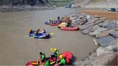 Zap Nehri'nde rafting heyecanı
