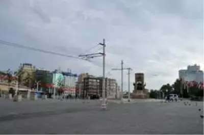 4 günlük kısıtlamanın ilk gününde İstanbul boş kaldı 4 günlük kısıtlamanın ilk gününde İstanbul boş kaldı