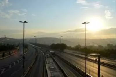 4 günlük kısıtlamanın ilk gününde İstanbul boş kaldı 4 günlük kısıtlamanın ilk gününde İstanbul boş kaldı