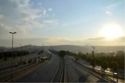 4 günlük kısıtlamanın ilk gününde İstanbul boş kaldı 4 günlük kısıtlamanın ilk gününde İstanbul boş kaldı