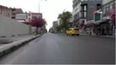 4 günlük kısıtlamanın ilk gününde sokaklar boş kaldı 4 günlük kısıtlamanın ilk gününde sokaklar boş kaldı