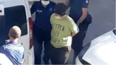 Anne ve babasını ekmek alma tartışması sebebiyle öldürmüş